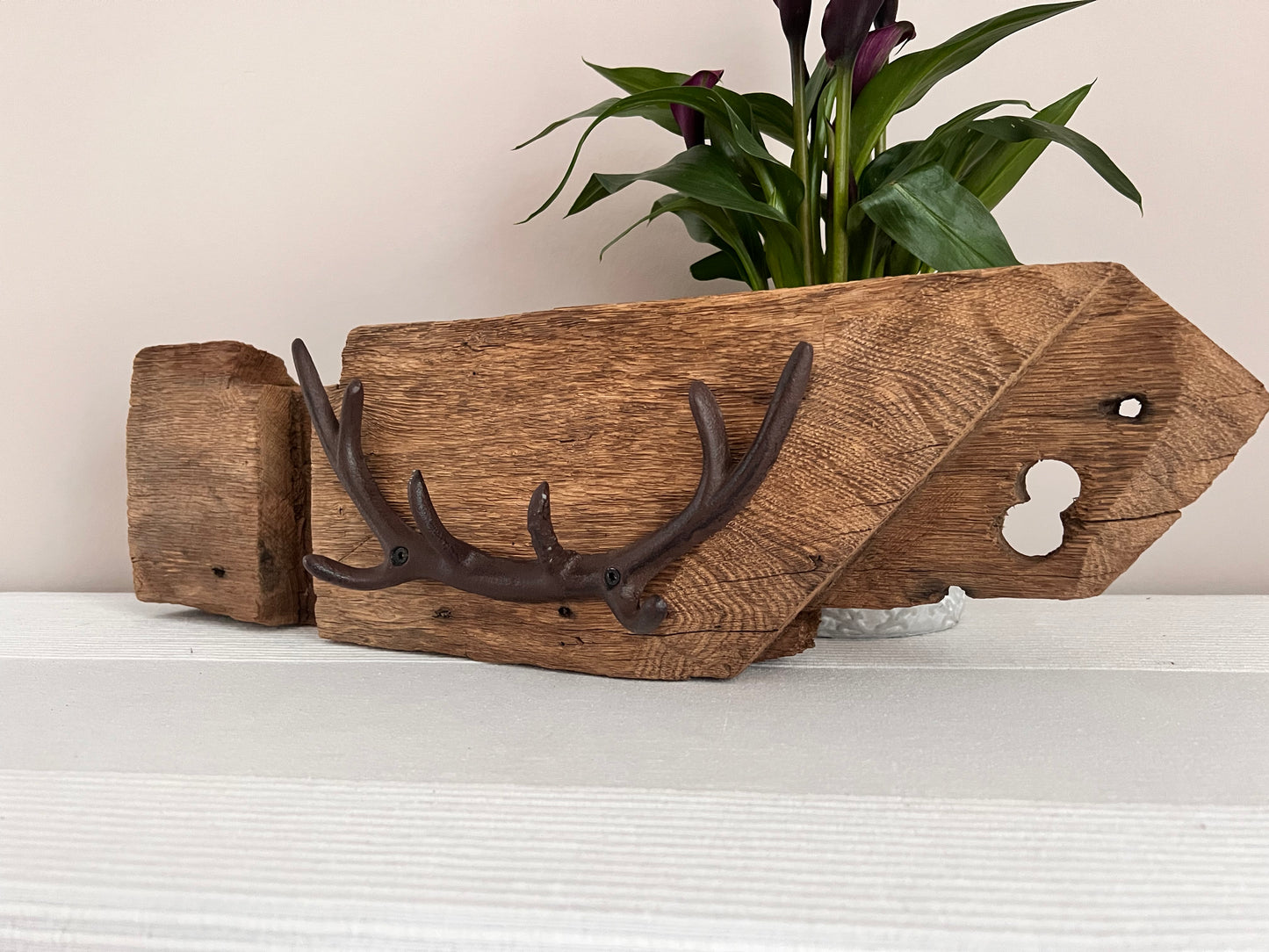 Garderobe aus Eichenholz mit Haken in Geweihform, Unikat Nr. 0473, Ansicht 2