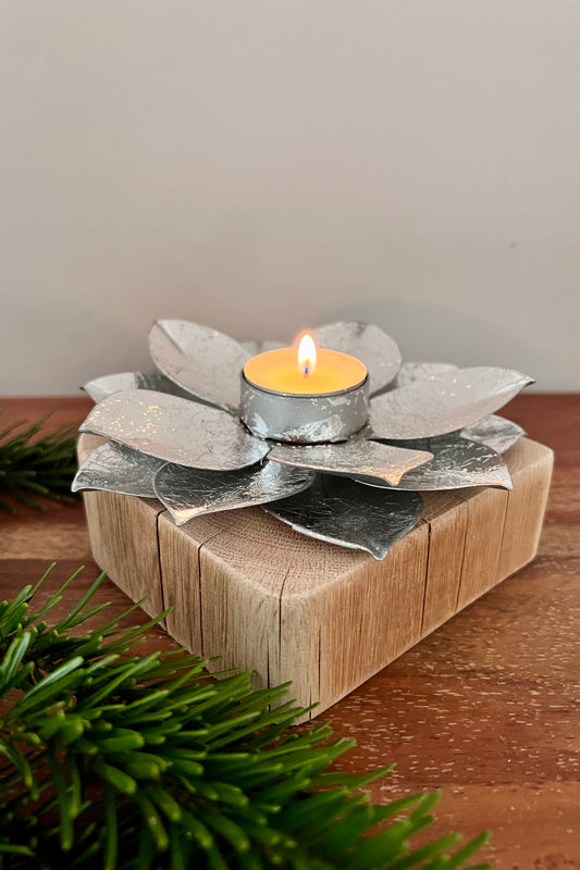 Holzstamm geschliffen mit Windlicht Lotusblüte silber 1441