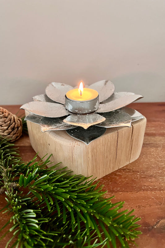 Holzstamm geschliffen mit Windlicht Lotusblüte silber 1438