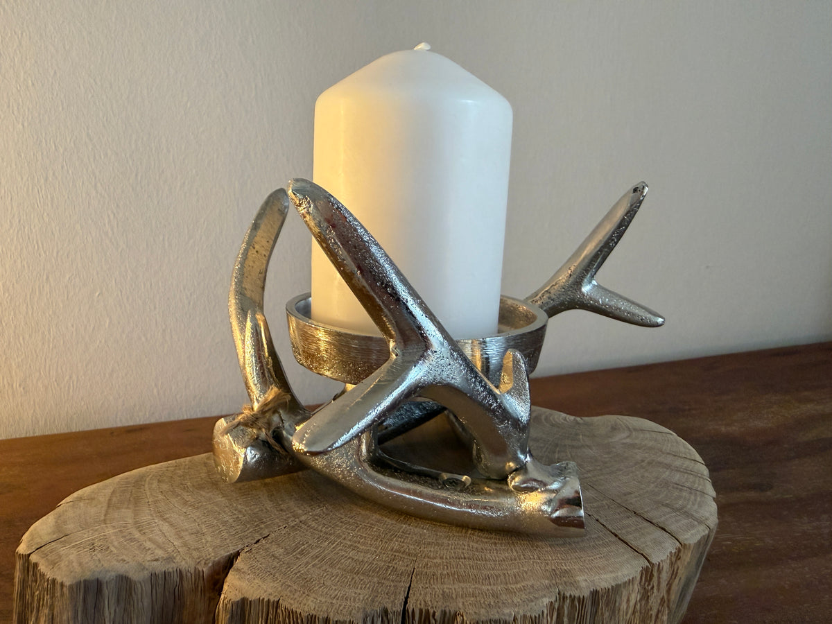 Kerzenständer Geweih aus Aluguss auf Eichenholz, Unikat Nr. 1127, Ansicht 2