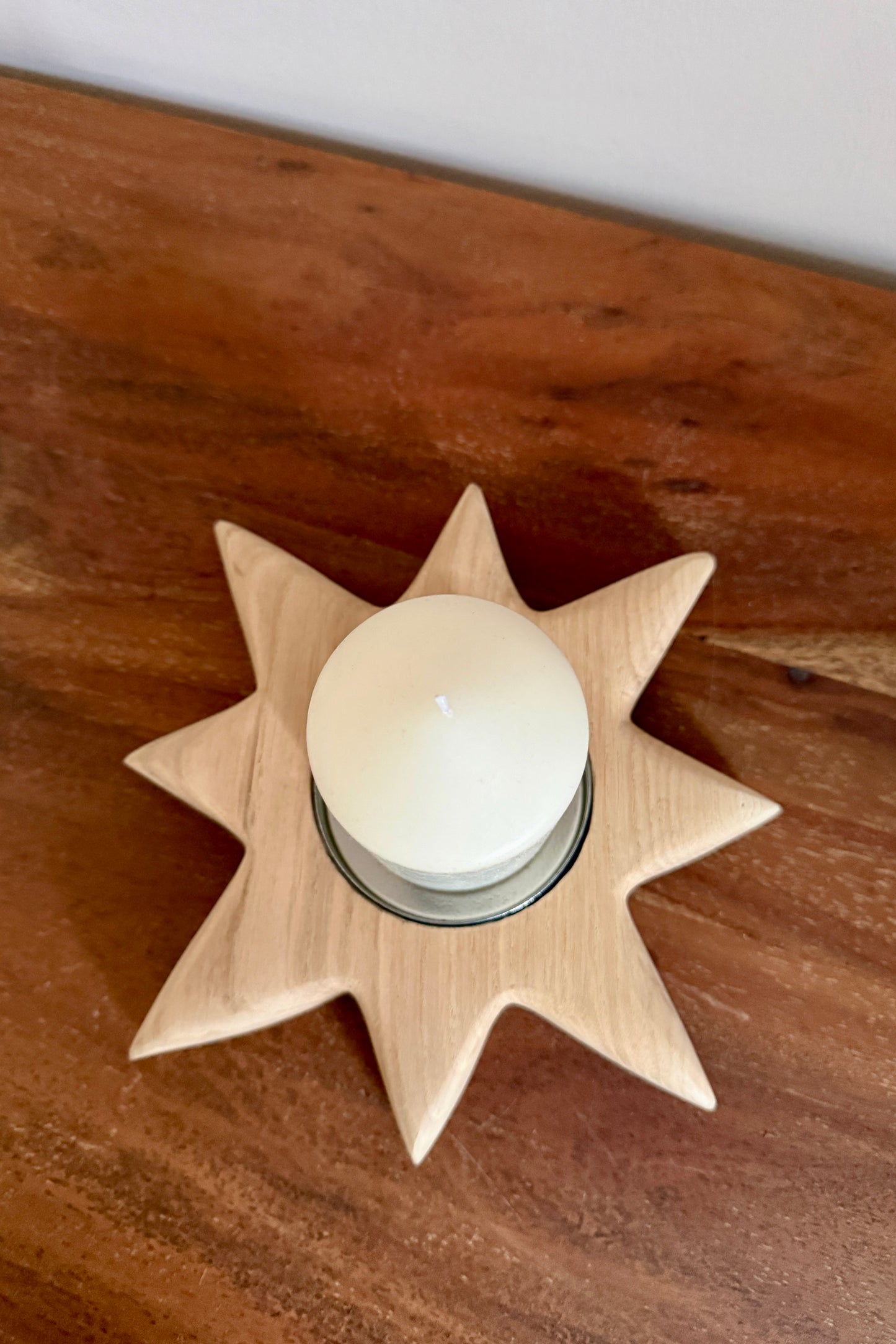 Holzstern mit Stumpenkerze 1209
