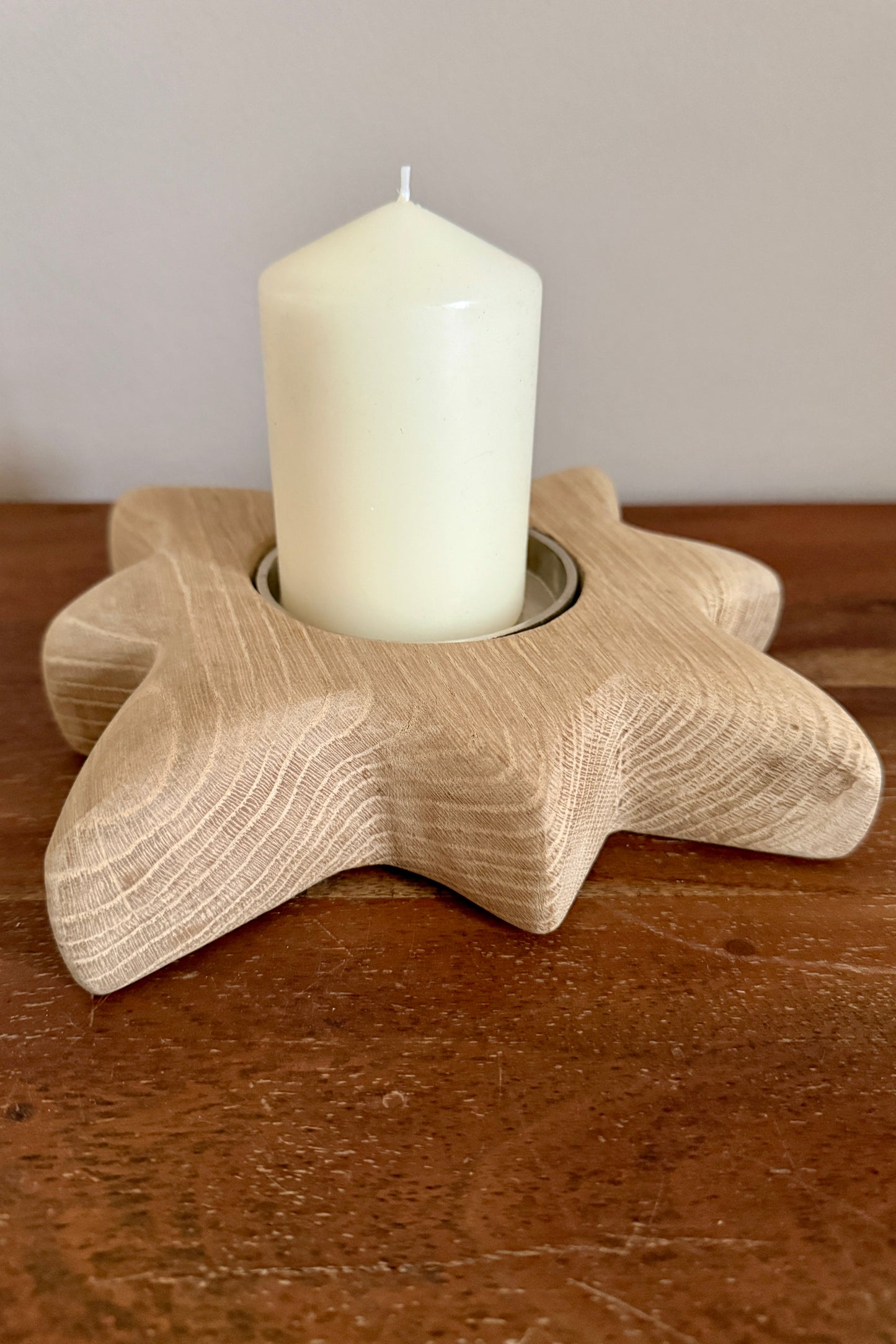 Holzstern mit Stumpenkerze 1189