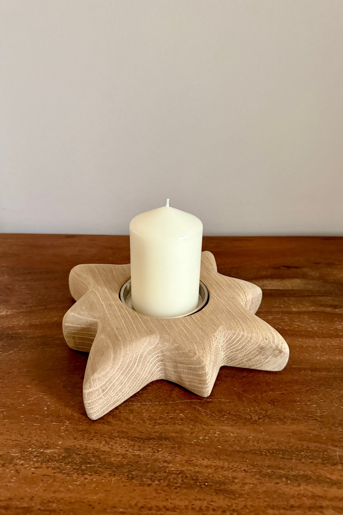 Holzstern mit Stumpenkerze 1189