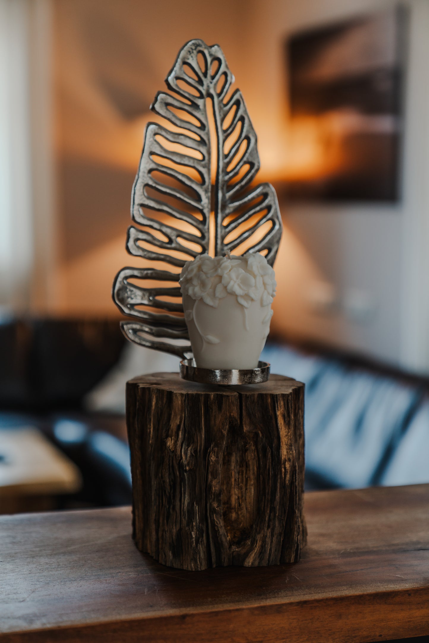 Kerzenständer Blatt aus Aluminium auf Eichenholz, Unikat Nr. 0919, Ansicht 1