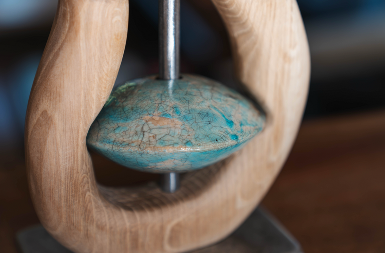 EICHENHOLZ & KERAMIK