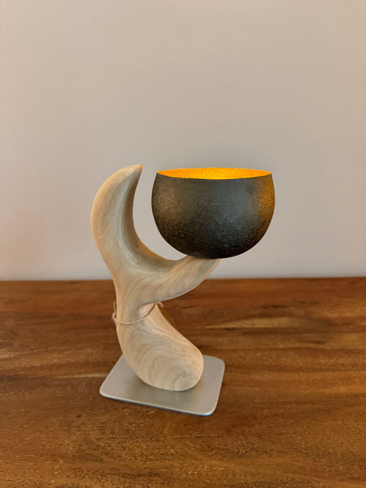 Lichtschale auf Holzstamm geschliffen 1641