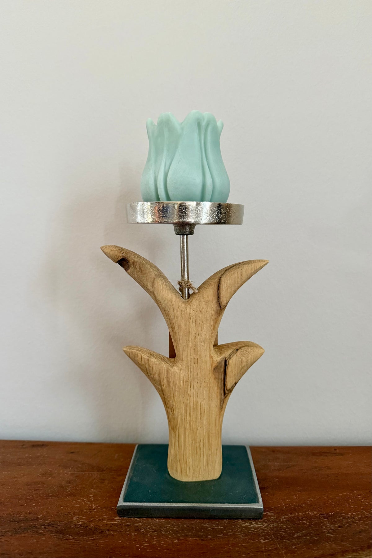 Kerzenblume aus Eichenholz mit Designkerze als Blüte, Unikat Nr. 0833