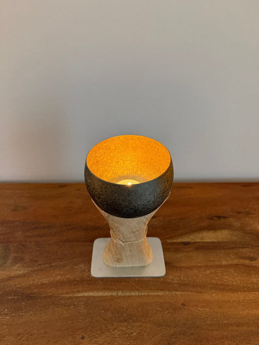 Lichtschale auf Holzstamm geschliffen 1640