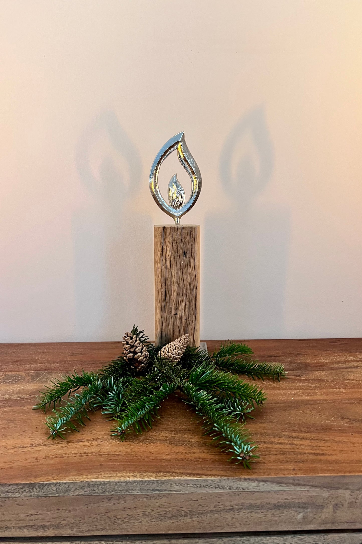 Holzkerze mit Aluflamme mittel 762