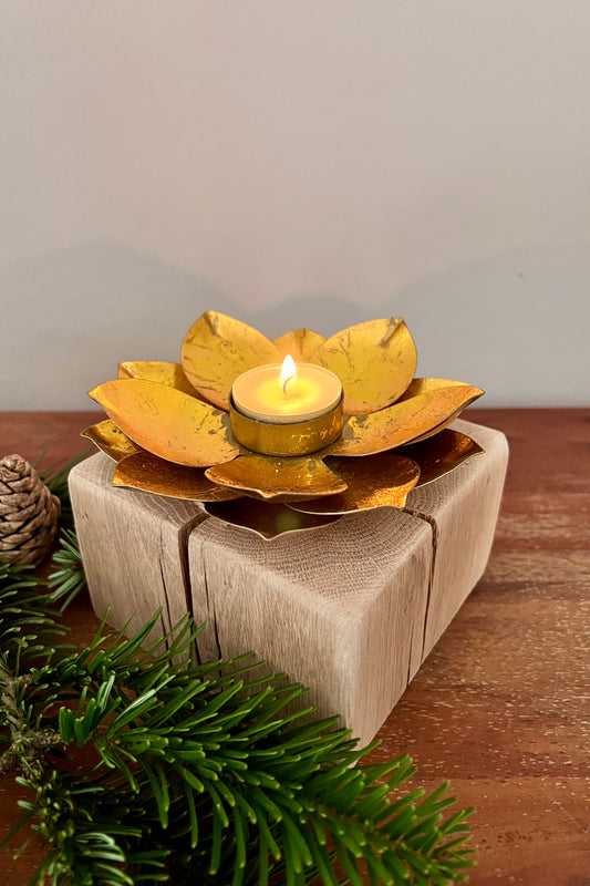 Holzstamm geschliffen mit Windlicht Lotusblüte gold 1273