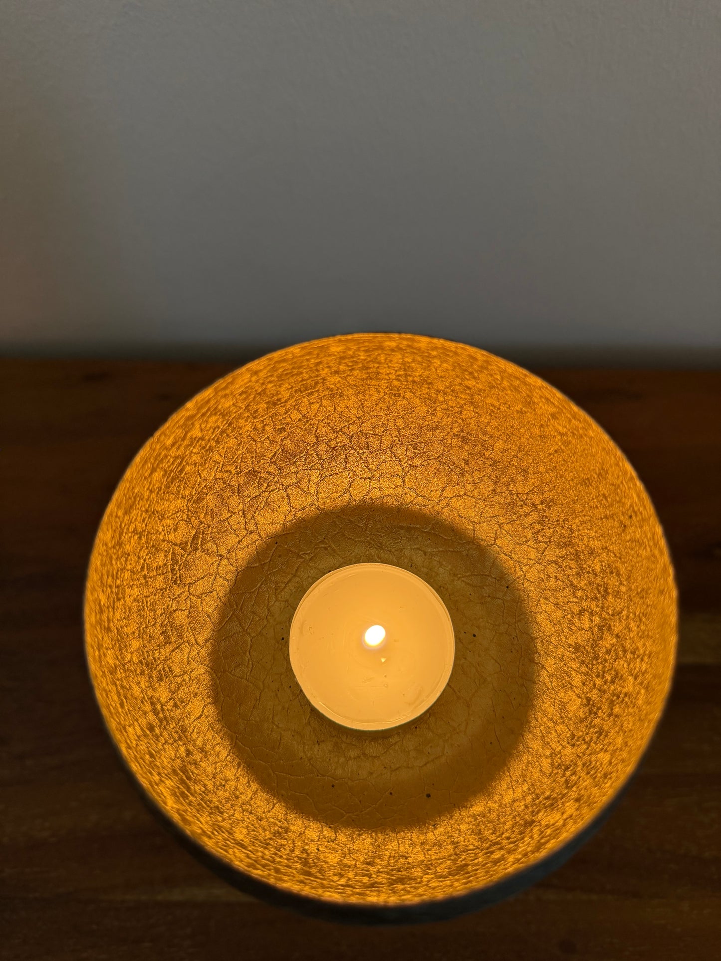 Lichtschale auf Holzstamm geschliffen 1640