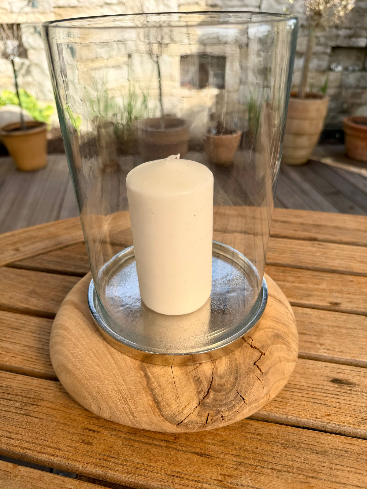 Windlicht aus Aluguss mit Glas auf Eichenholz, Unikat Nr. 1724