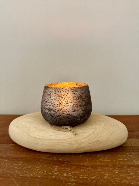 Windlicht aus Glas auf Holzstamm geschliffen 1679