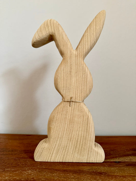 Osterhase stehend mittel aus geschliffenem Eichenholz 1617