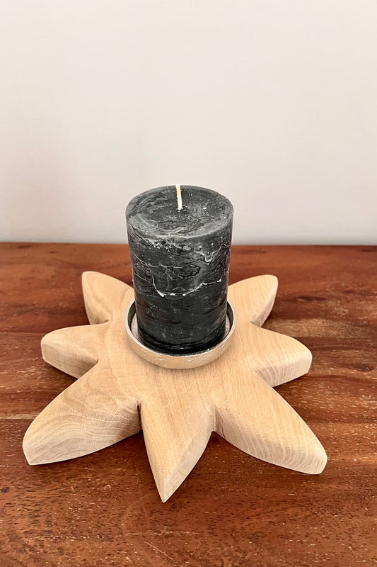Holzstern mit Stumpenkerze 1191
