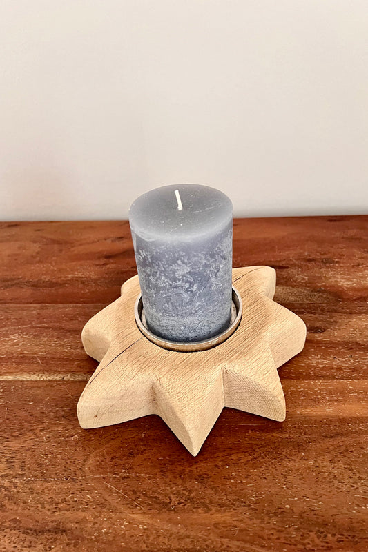Holzstern mit Stumpenkerze 1073