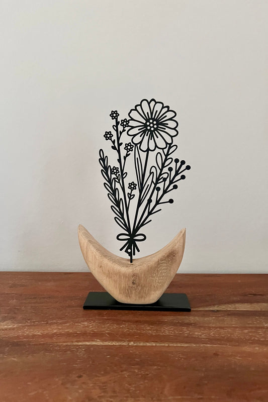 Dekoobjekt Blume aus geschliffenem Eichenholz auf Metallständer