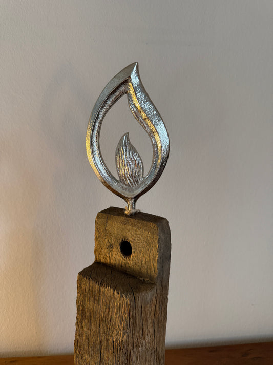 Holzkerze gebürstet mit Aluflamme 1195