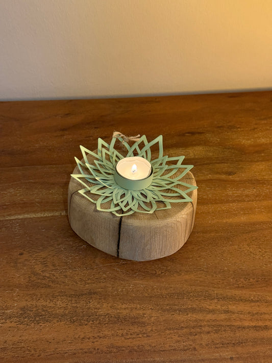 Holzstamm mit Teelichthalter Stern grün 1489