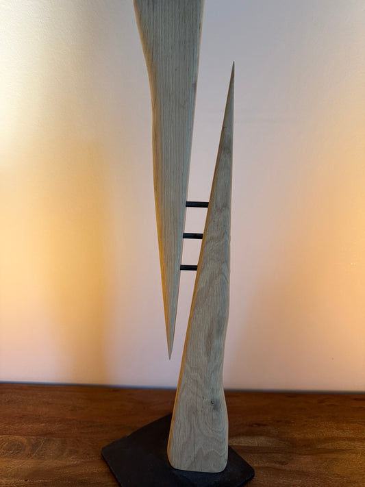 Dekoobjekt Windlicht Blatt aus Aluguß schwarz auf geschliffenem Eichenholz mit Stumpenkerze 1070