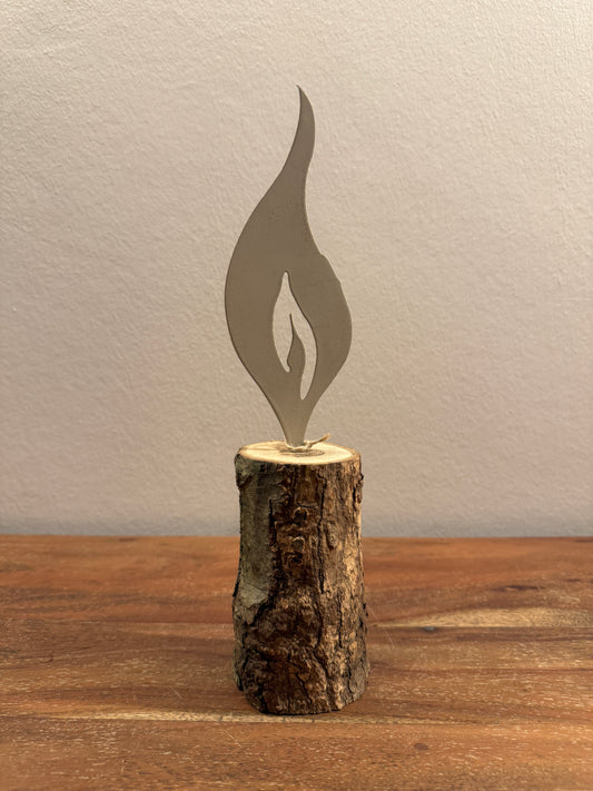 Holzstamm mit Metallflamme taupe 1347