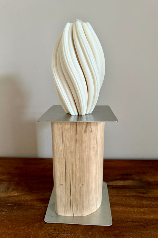 Holzstamm geschliffen mit Edelstahlplatte und Designkerze 1300