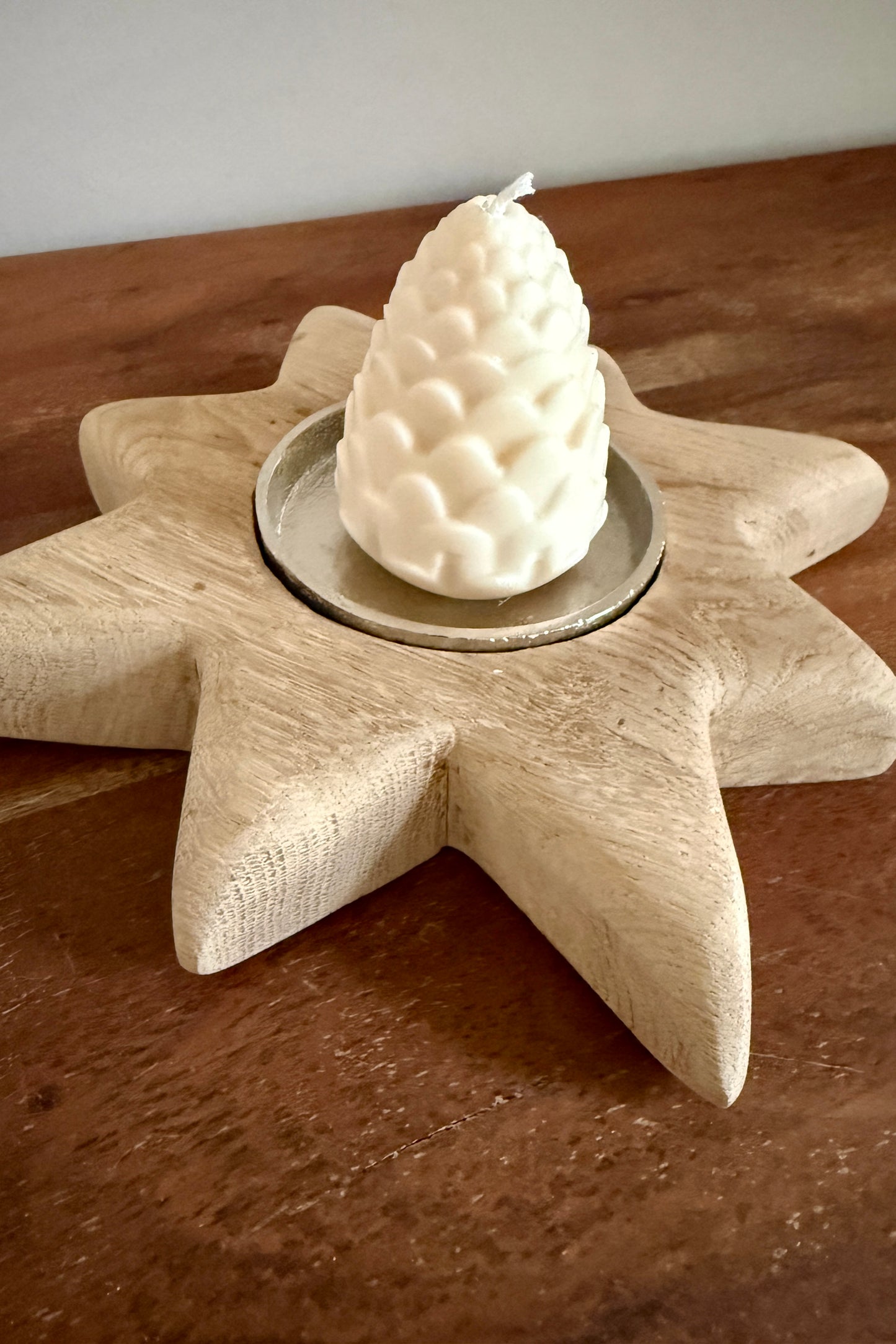 Holzstern mit Stumpenkerze 1216