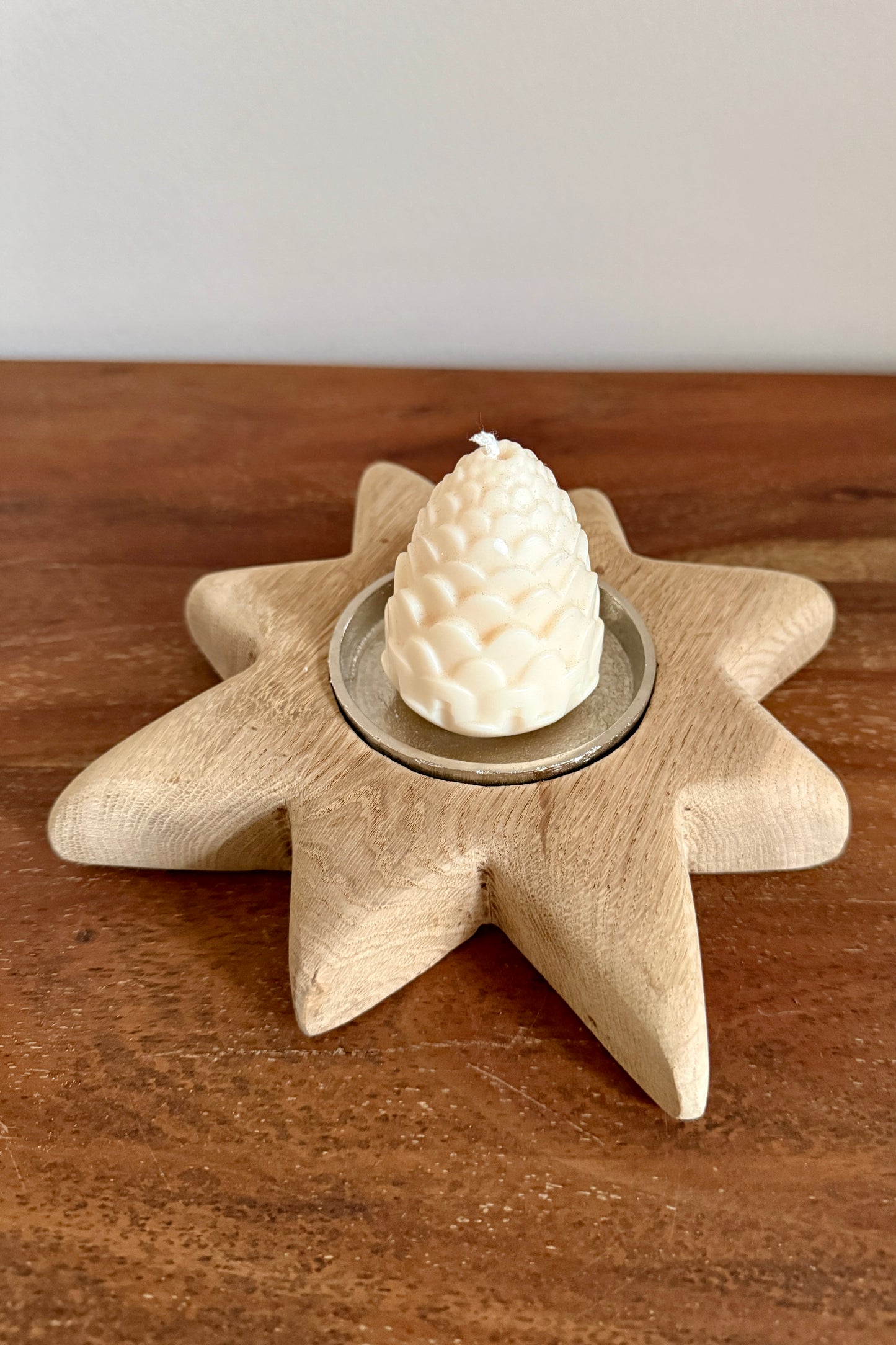 Holzstern mit Stumpenkerze 1216