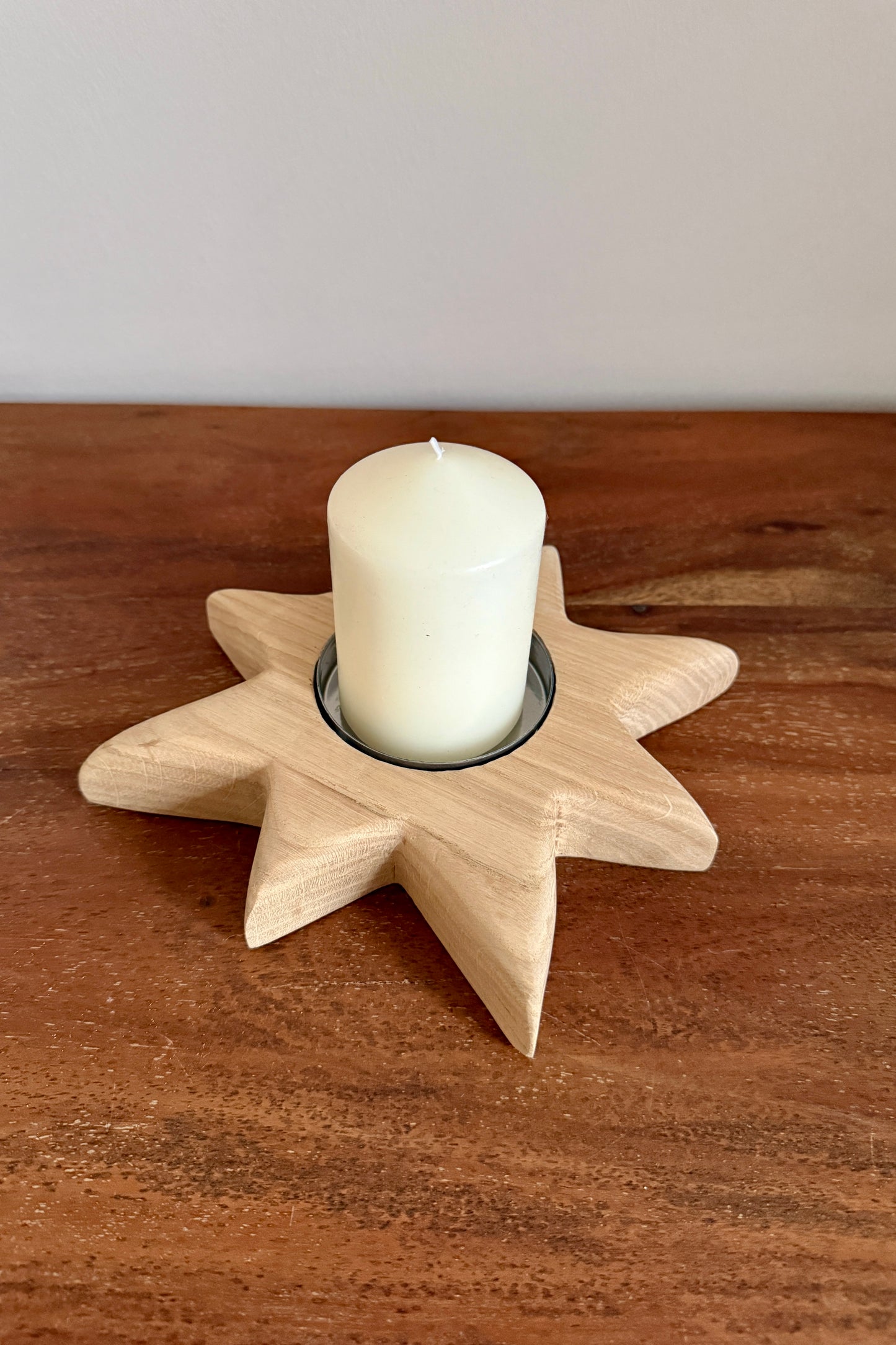 Holzstern mit Stumpenkerze 1209