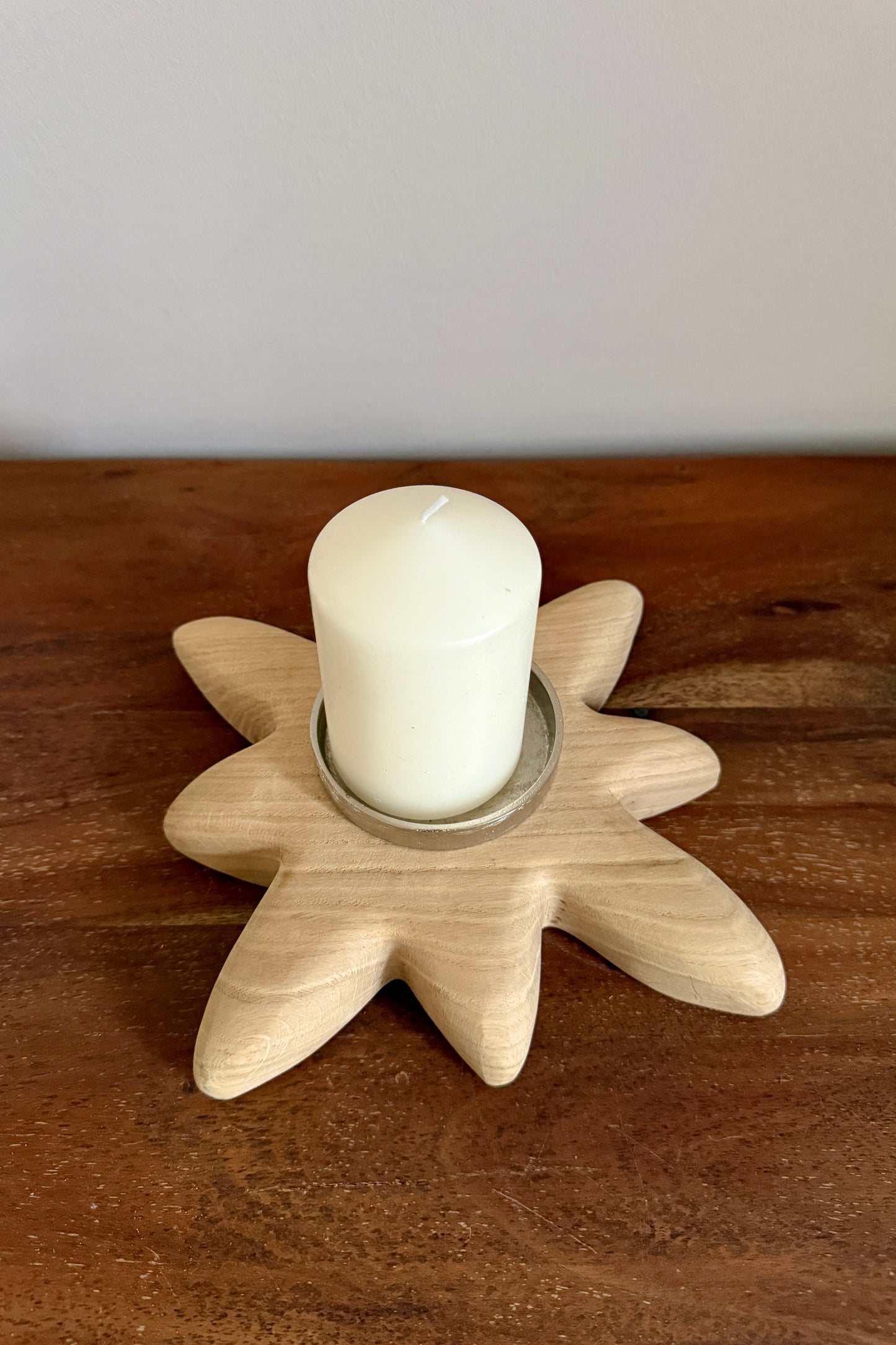 Holzstern mit Stumpenkerze 1192