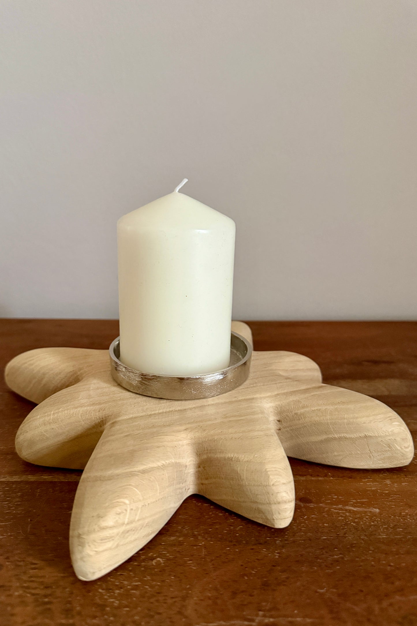 Holzstern mit Stumpenkerze 1192