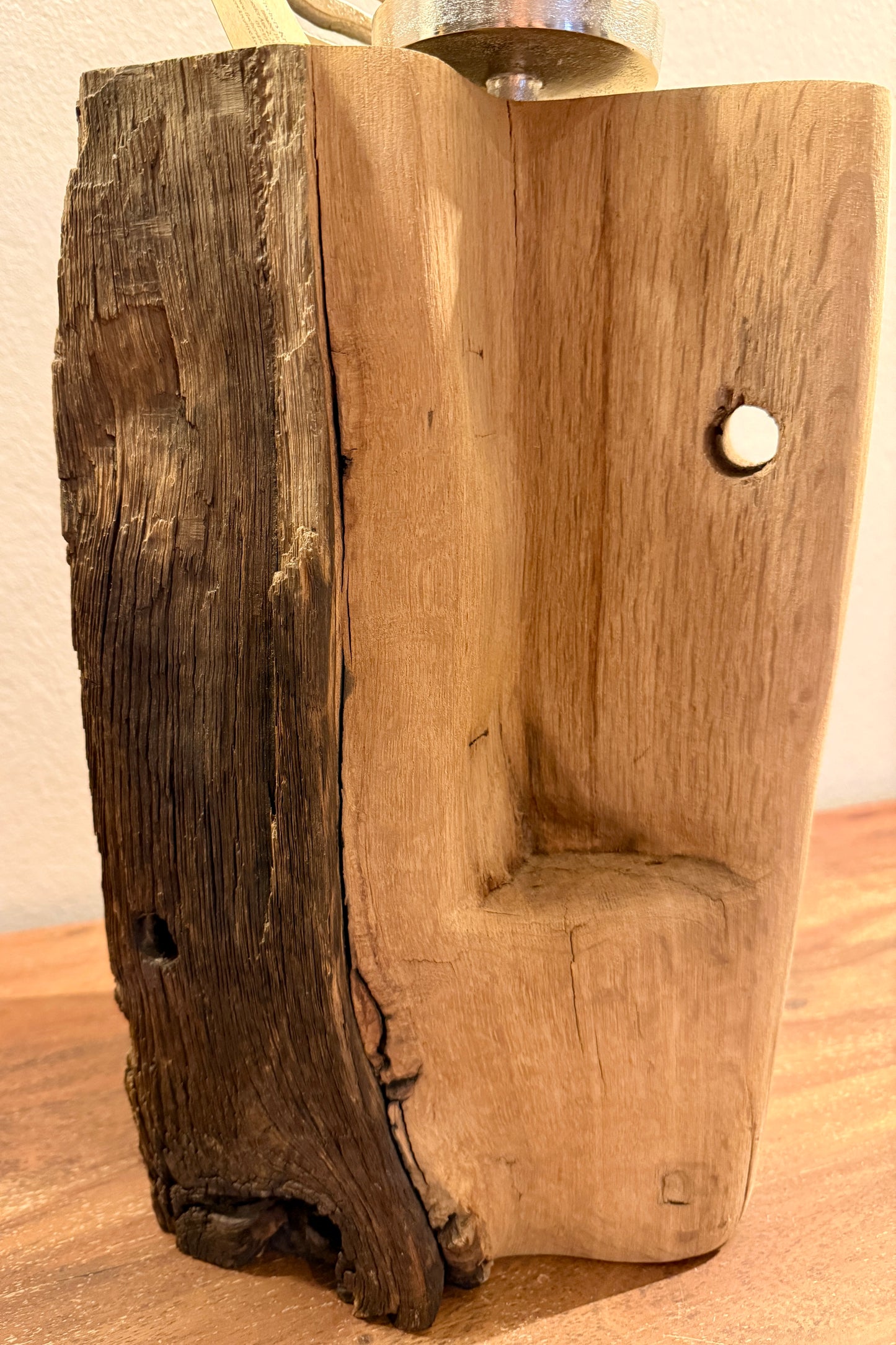 Kerzenständer Blatt auf Eichenholz gebürstet und geschliffen mit Designkerze 880