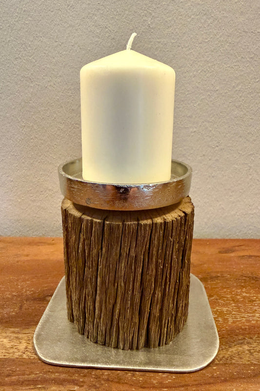 Kerzenständer aus Eichenholz und Stumpenkerze 1140