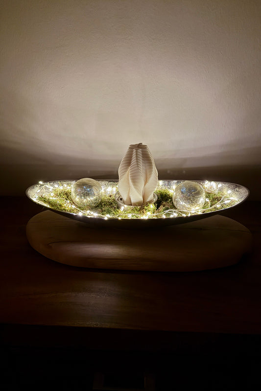 Dekoschale silber groß auf Holzstamm geschliffen mit Designkerze und weihnachtlicher Deko 1513