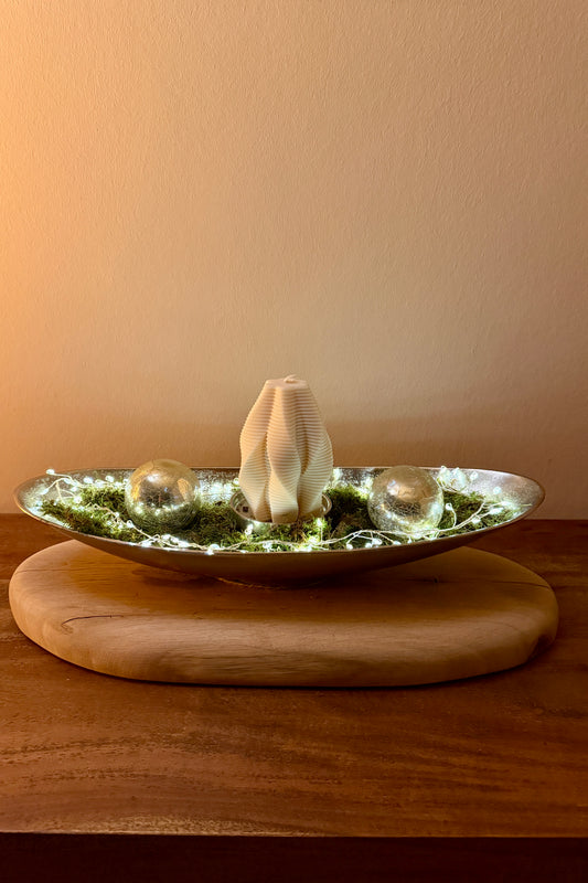 Dekoschale silber groß auf Holzstamm geschliffen mit Designkerze und weihnachtlicher Deko 1513