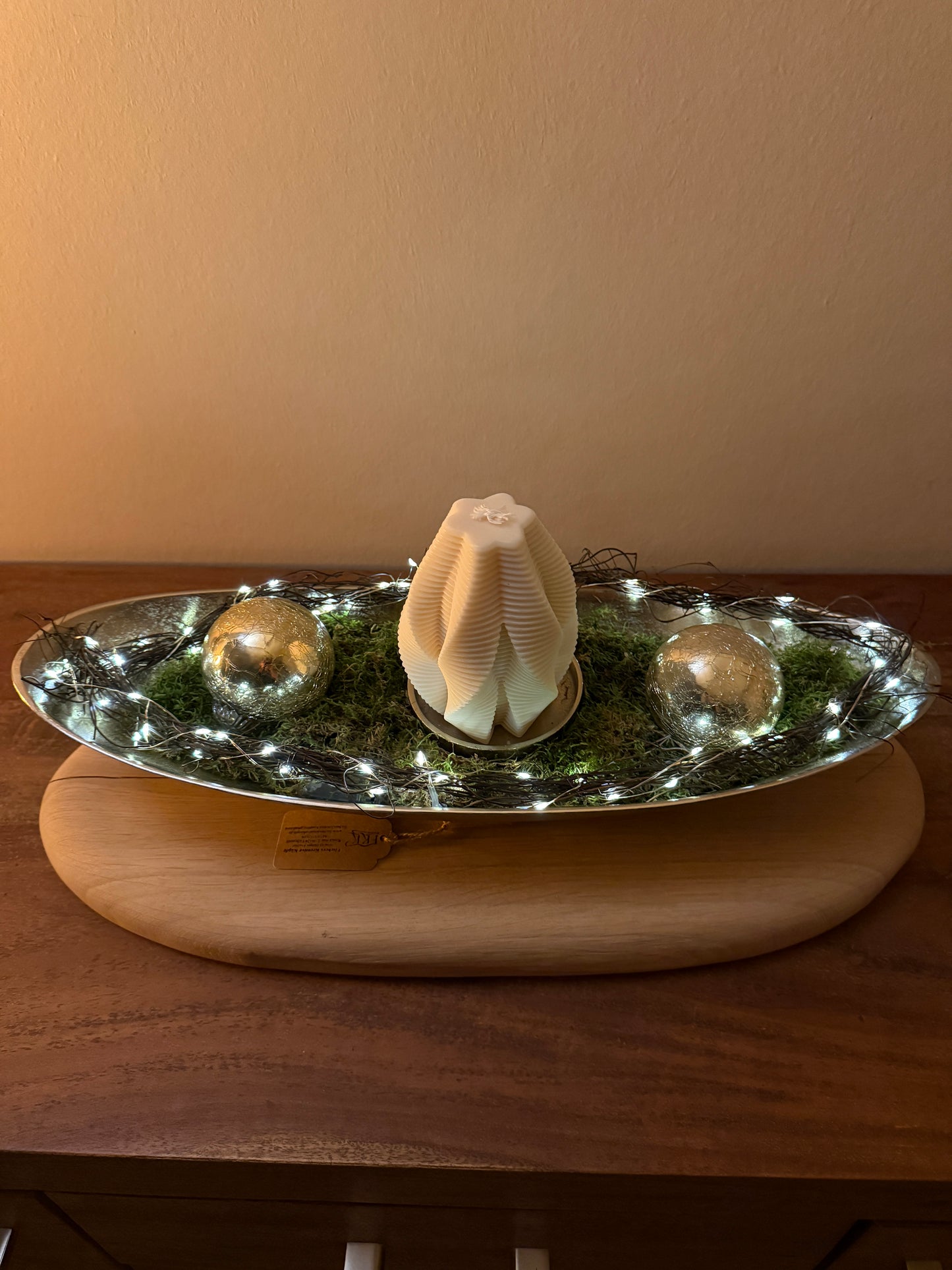 Dekoschale silber groß auf Holzstamm geschliffen mit Designkerze und weihnachtlicher Deko 1514