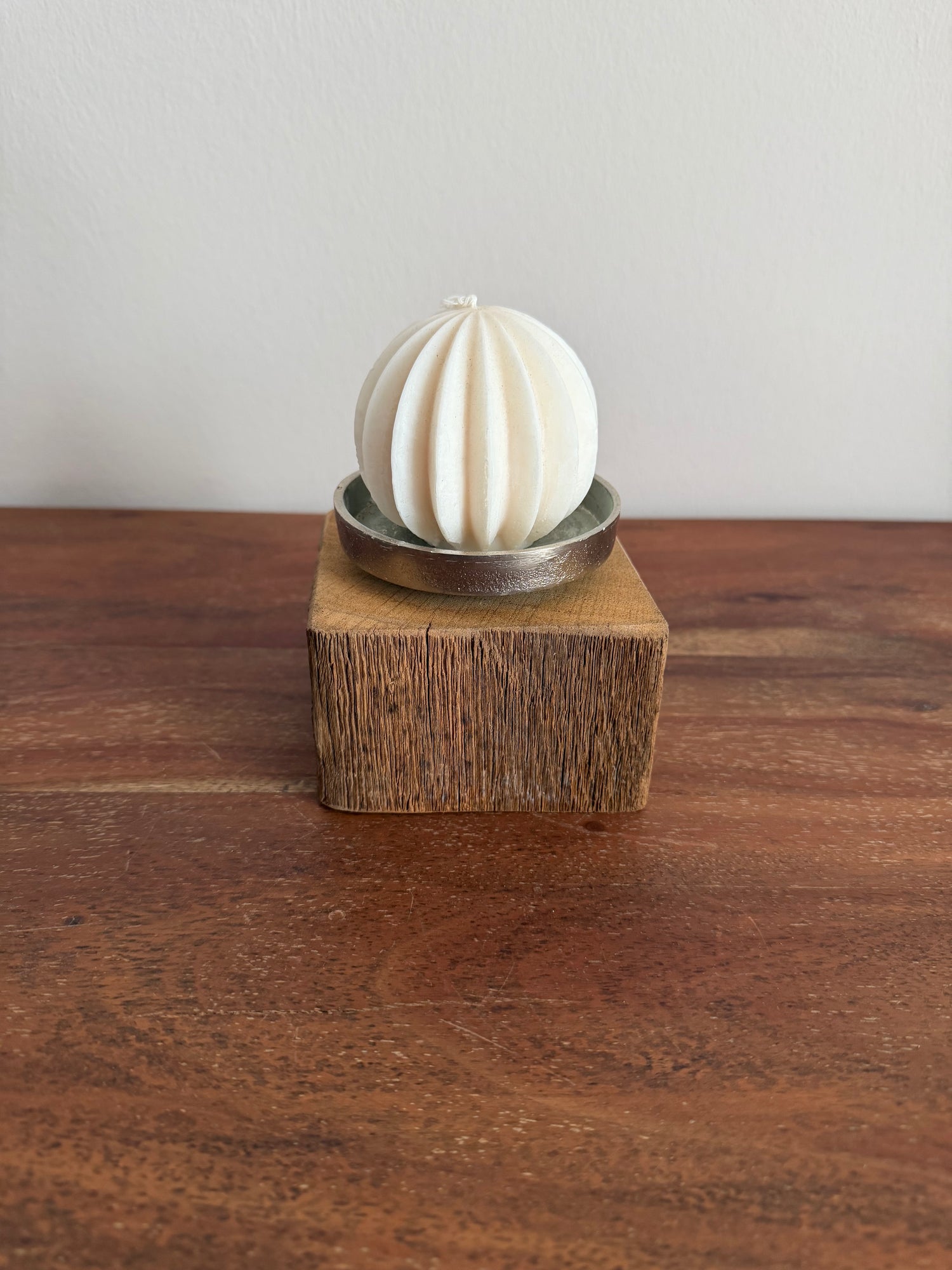 Kerzenständer aus Eichenholz mit Designkerze, Unikat Nr. 0903, Ansicht 1